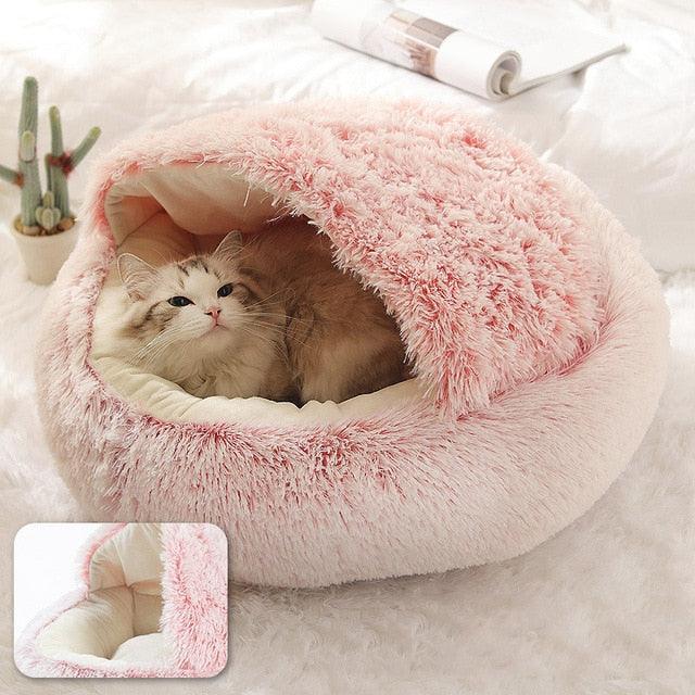 Lit adorable et douillet en forme de grotte pour chat