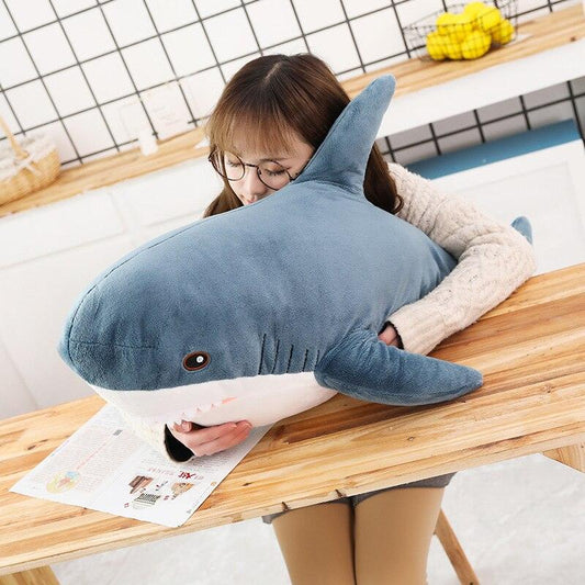 Oreiller en peluche requin