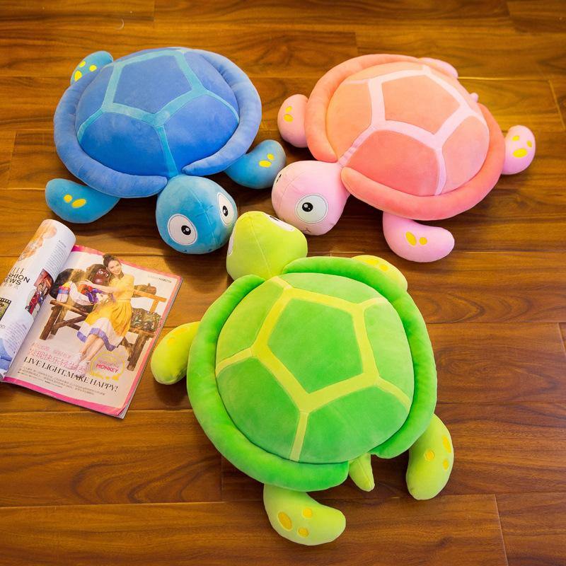 Adorable poupée en peluche tortue