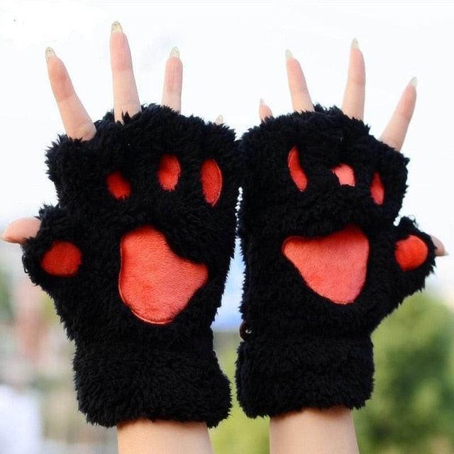 Plush mittens with cat claws