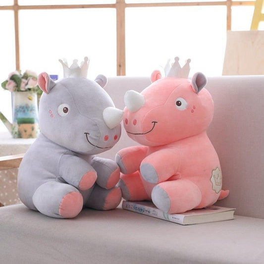 Adorables peluches rhinocéros avec couronnes