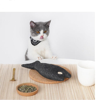 Black fish cat toy with catnip