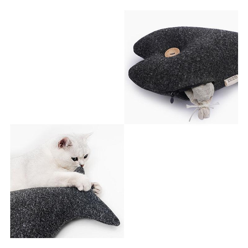 Black fish cat toy with catnip