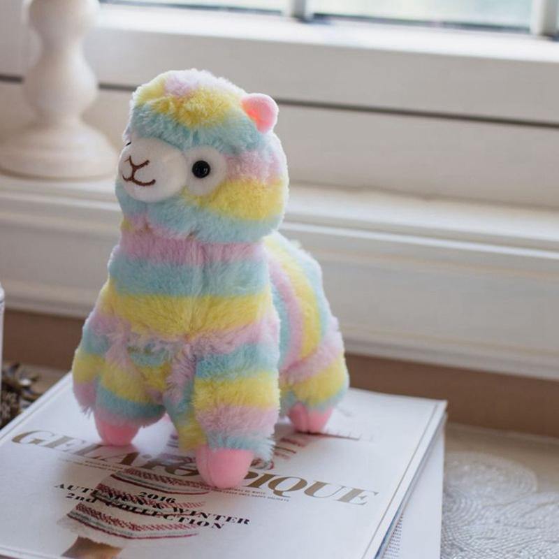 Peluche poupée alpaga arc-en-ciel