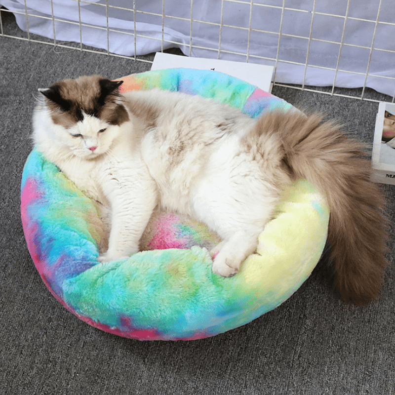 Round plush dog bed, waterproof and super soft bottom