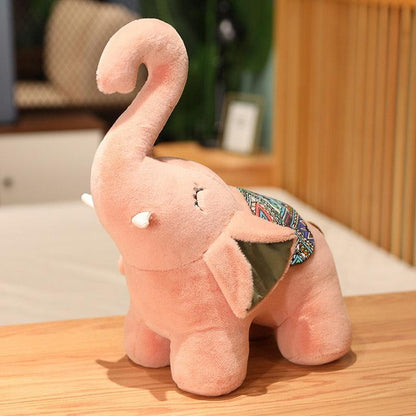 Animaux en peluche éléphant triomphant