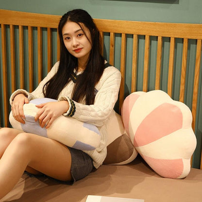 Soft and comfortable shell-shaped plush pillow