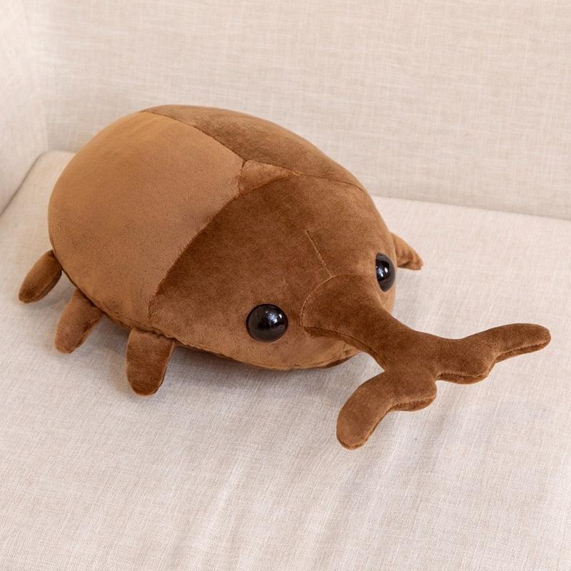 Spectacular beetle plush toy