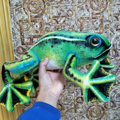 Realistic flying frog plush toy