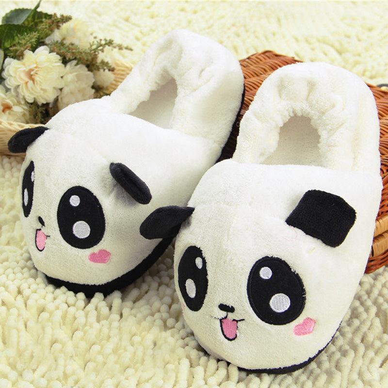 Chaussons aux yeux de panda