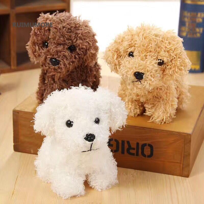 Jouet en peluche chien mignon