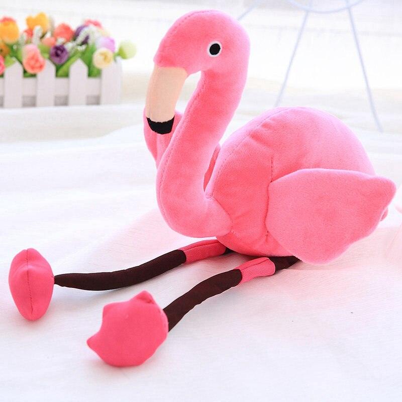 Jouets en peluche colorés en forme de flamant rose