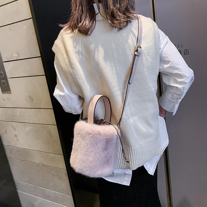 Sac en peluche à bandoulière pour femme