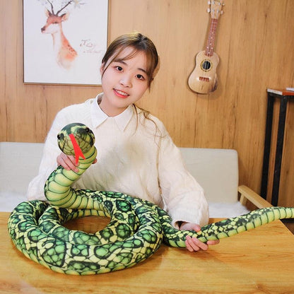 Peluche Boa géant simulant des serpents