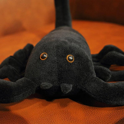 Peluche Scorpion Noir Géant Ressemblant à la réalité