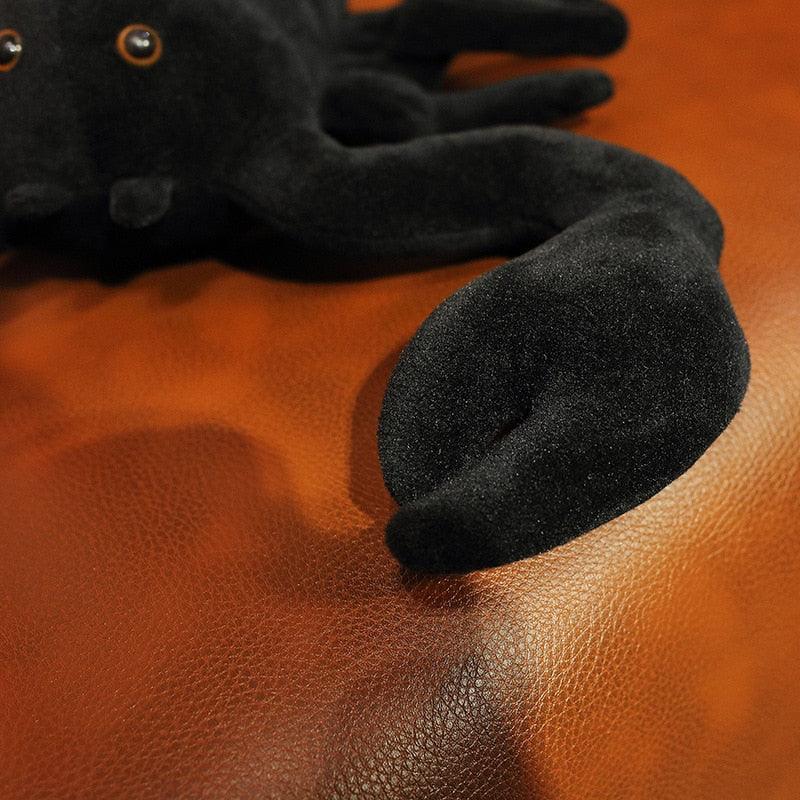 Peluche Scorpion Noir Géant Ressemblant à la réalité