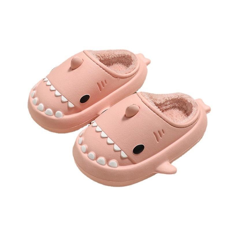 Chaussons en peluche requin incroyablement mignons