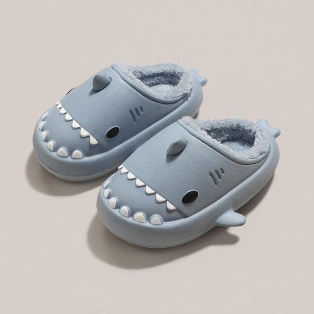 Chaussons en peluche requin incroyablement mignons