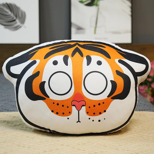 Expressive tiger head pillow