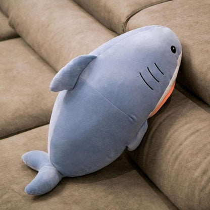 Oreillers en peluche face de chat requin